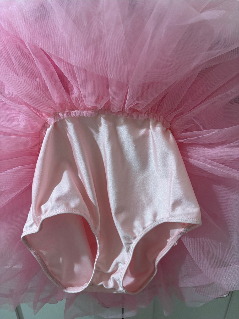 Revolution Dance Outfit - Picture 4 of 7